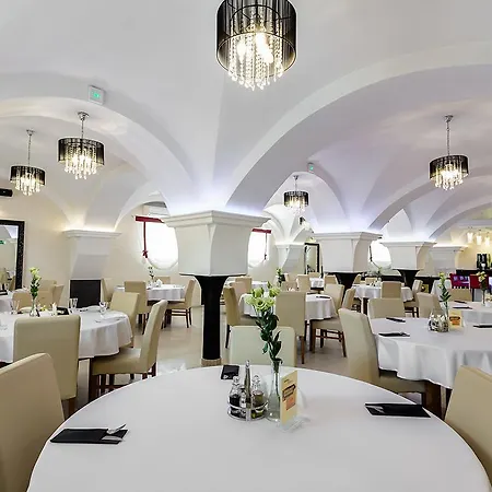 Antonio Jelcz-laskowice Hotel 3*