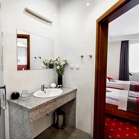 Hotel Antonio Jelcz-laskowice 3*